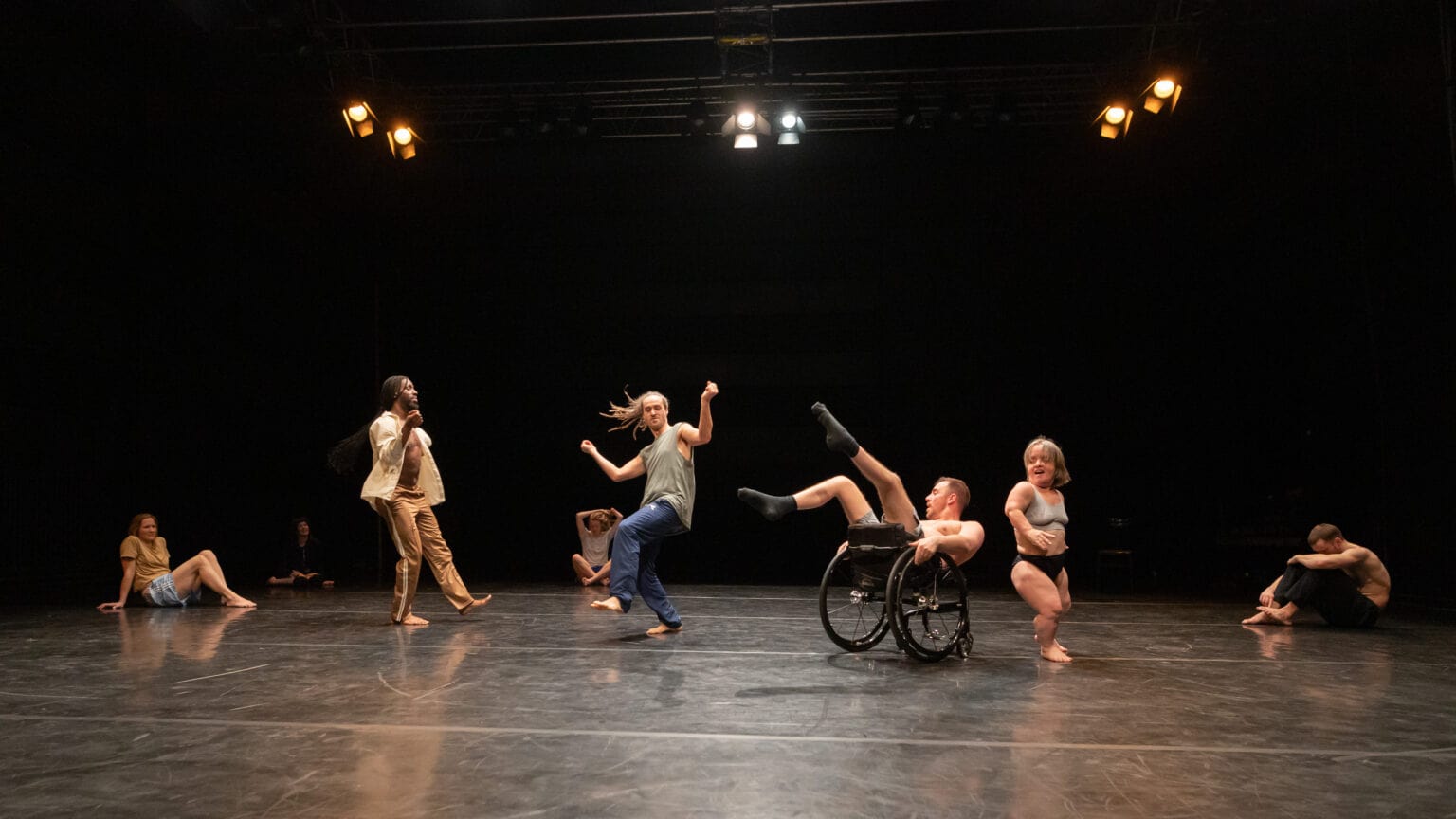 Artist Talk with Unusual Symptoms and Adrienn Hód