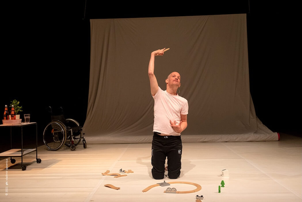 Photo Session - Precarious Moves photo 6